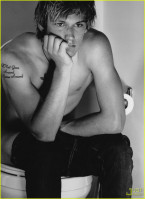 Alex Pettyfer photo #