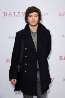 Alexander Vlahos photo #