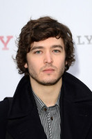 Alexander Vlahos photo #