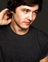 Alexander Vlahos photo #