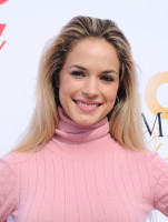 Alexis Knapp photo #