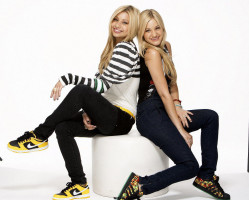 photo 17 in Aly and Aj gallery [id270942] 2010-07-19