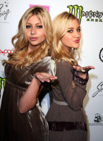photo 27 in Aly and Aj gallery [id335031] 2011-01-31
