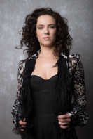 Amy Manson photo #