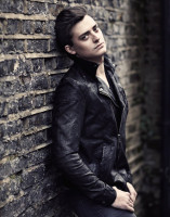 Aneurin Barnard photo #