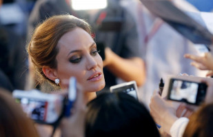Angelina Jolie pic #713598