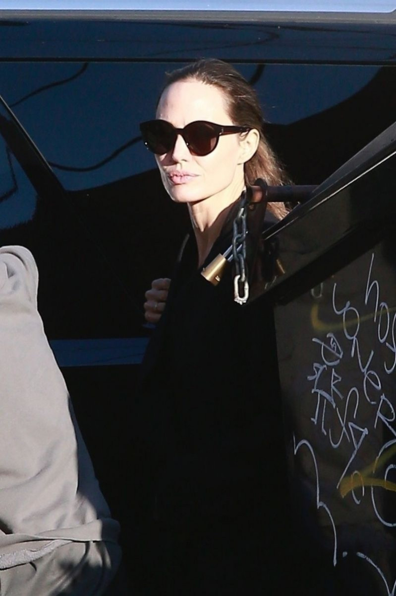 Angelina Jolie: pic #1065910