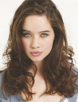 Anna Popplewell photo #