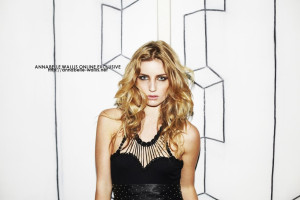 Annabelle Wallis photo #