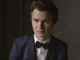 Ansel Elgort photo #