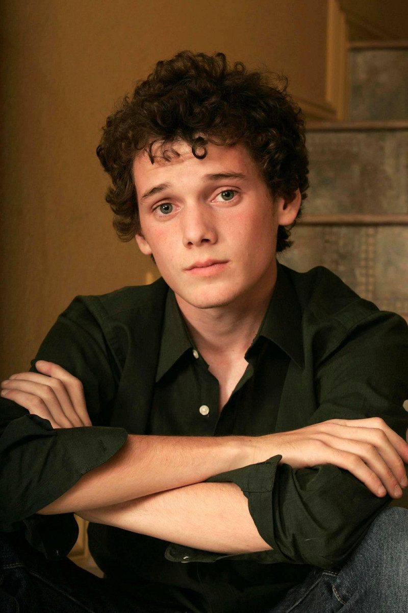 Anton Yelchin photo 8 of 33 pics, wallpaper photo 189938 ThePlace2