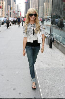 photo 28 in Ashley Tisdale gallery [id151226] 2009-04-29