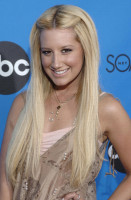 photo 26 in Ashley Tisdale gallery [id130665] 2009-01-30
