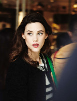 Astrid Berges-Frisbey photo #