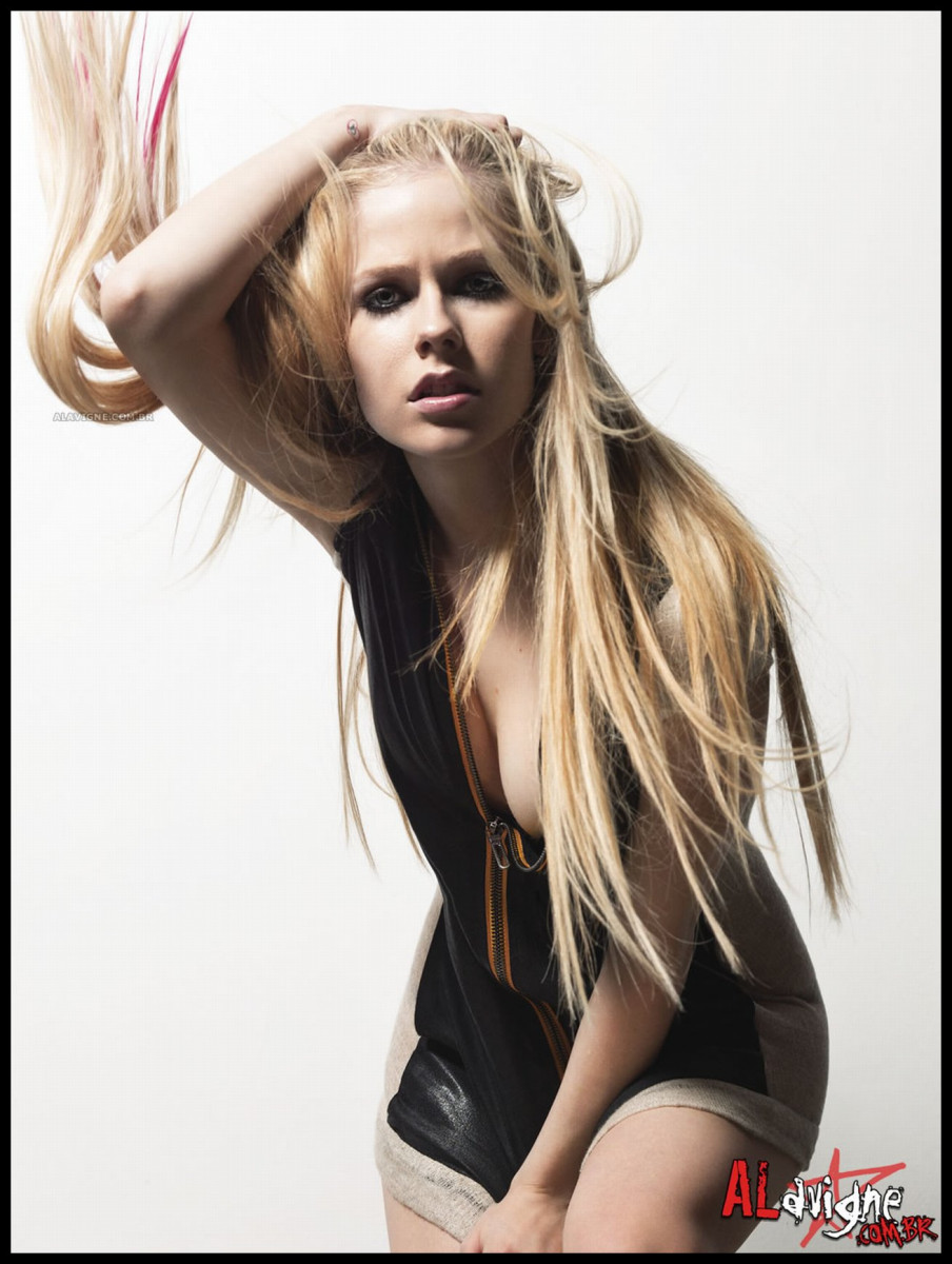Avril Lavigne: pic #79986