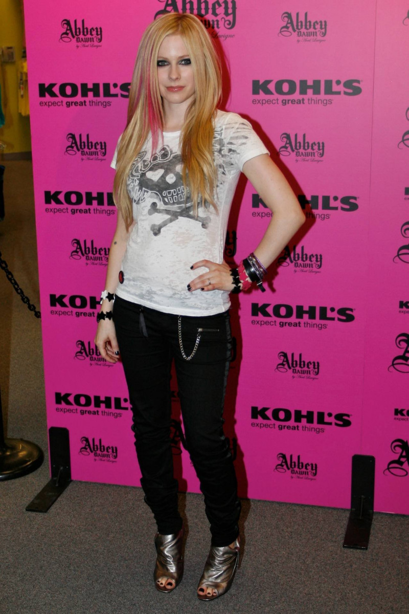 Avril Lavigne: pic #105387