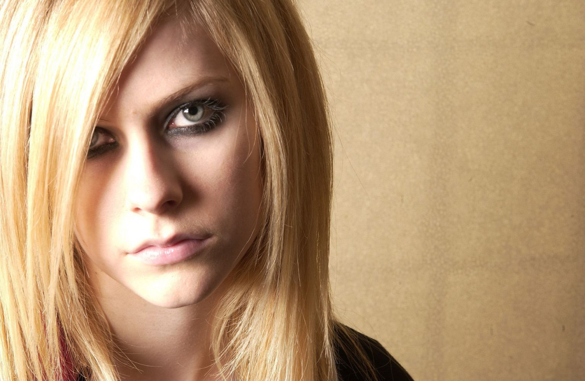 Avril Lavigne: pic #140940