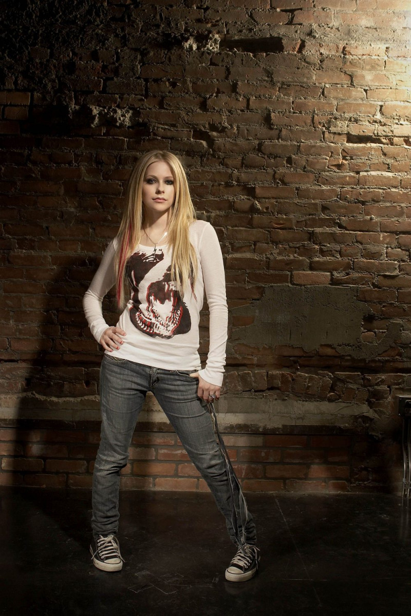 Avril Lavigne: pic #140951