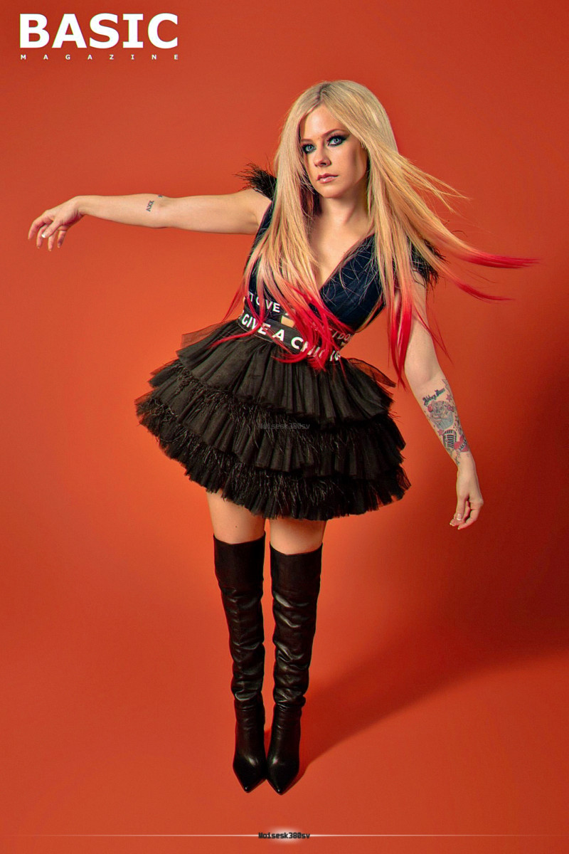 Avril Lavigne: pic #1302175