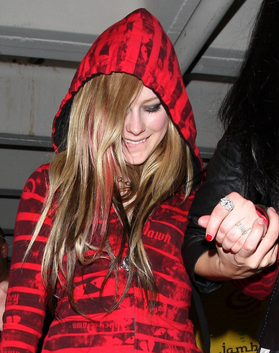 Avril Lavigne: pic #147141