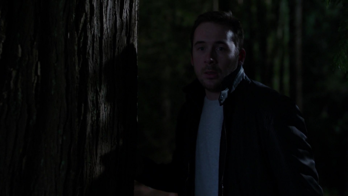 Barry Sloane : pic #1211250