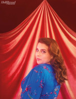 Beanie Feldstein photo #