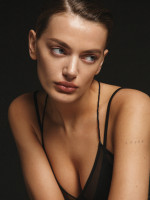 Bregje Heinen photo #