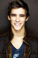 Brenton Thwaites photo #