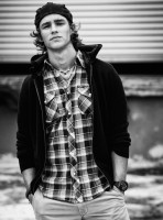 Brenton Thwaites pic #566663