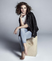 Camren Bicondova photo #