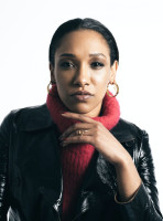 Candice Patton photo #