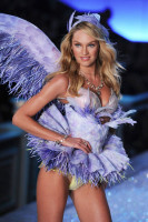 photo 28 in Candice Swanepoel gallery [id419217] 2011-11-16