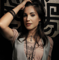 Carly Pope photo #