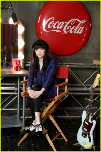 photo 4 in Carly Rae Jepsen gallery [id595000] 2013-04-17
