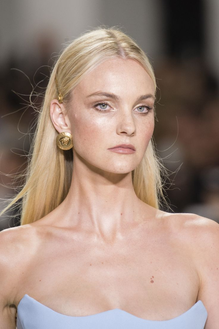 Caroline Trentini: pic #1024159