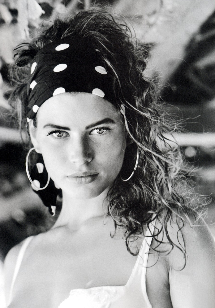 Carre Otis: pic #390277