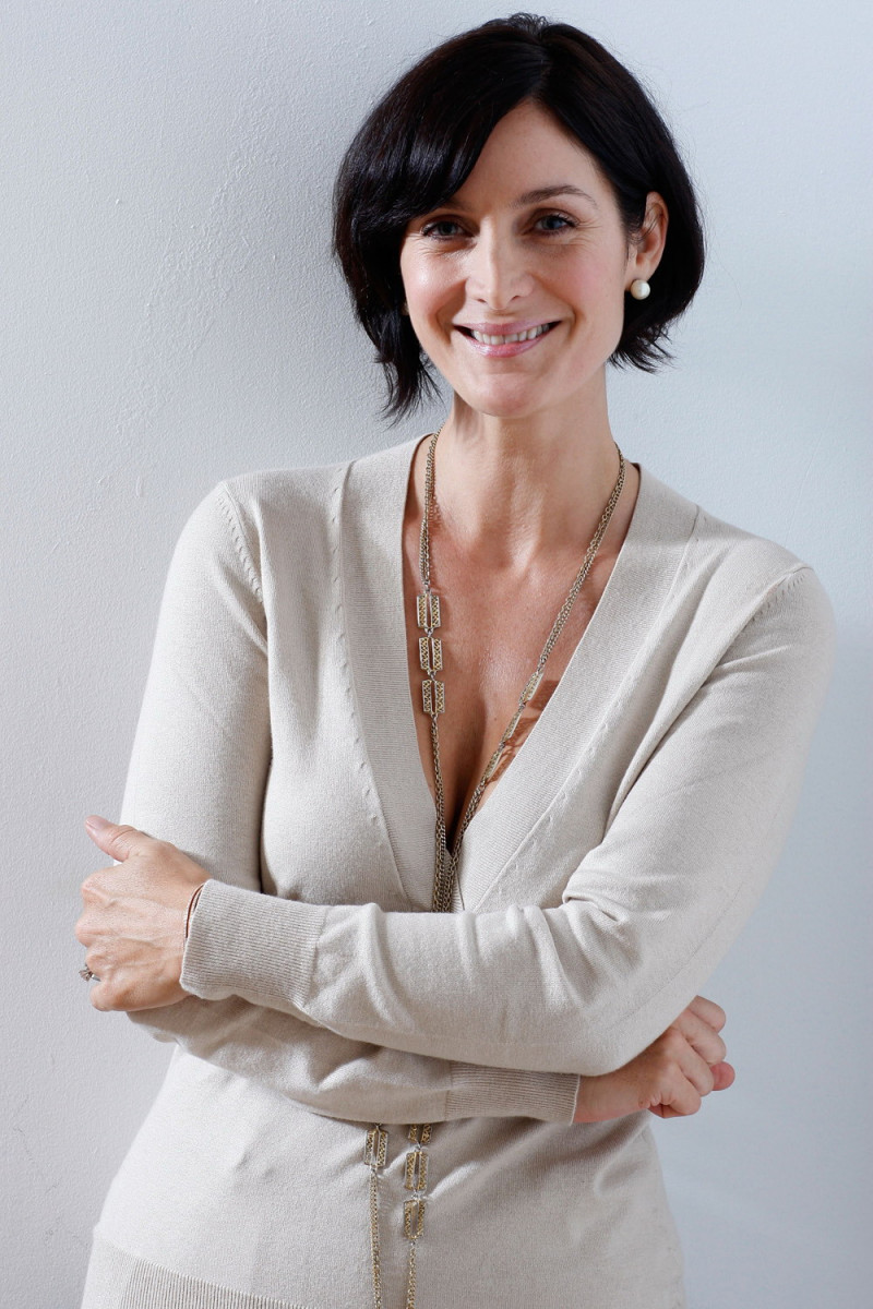 Carrie Anne Moss: pic #280032