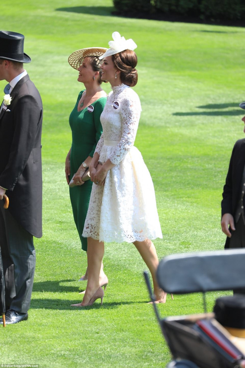 Catherine, Duchess of Cambridge: pic #945143