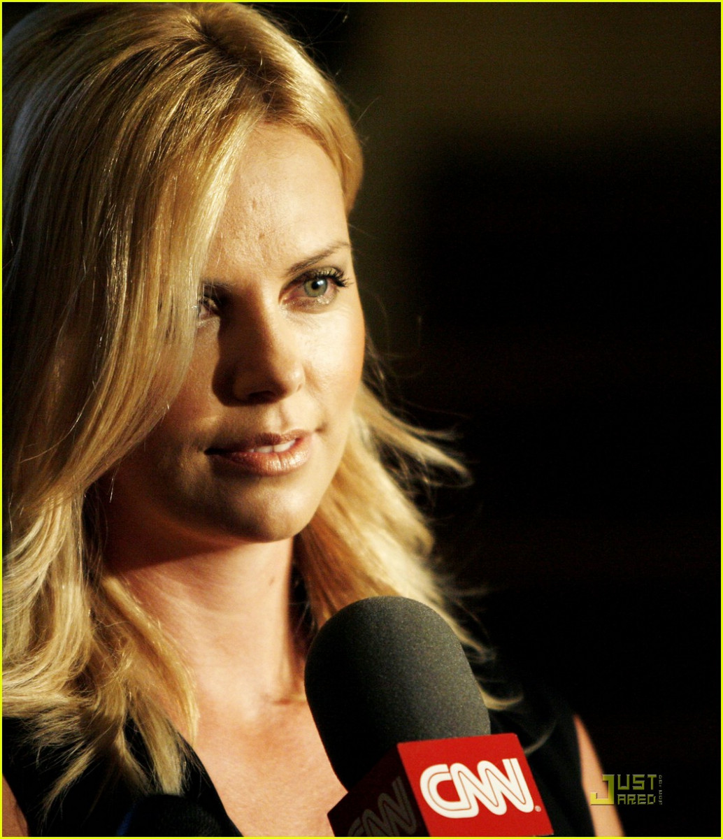 Charlize Theron: pic #153899