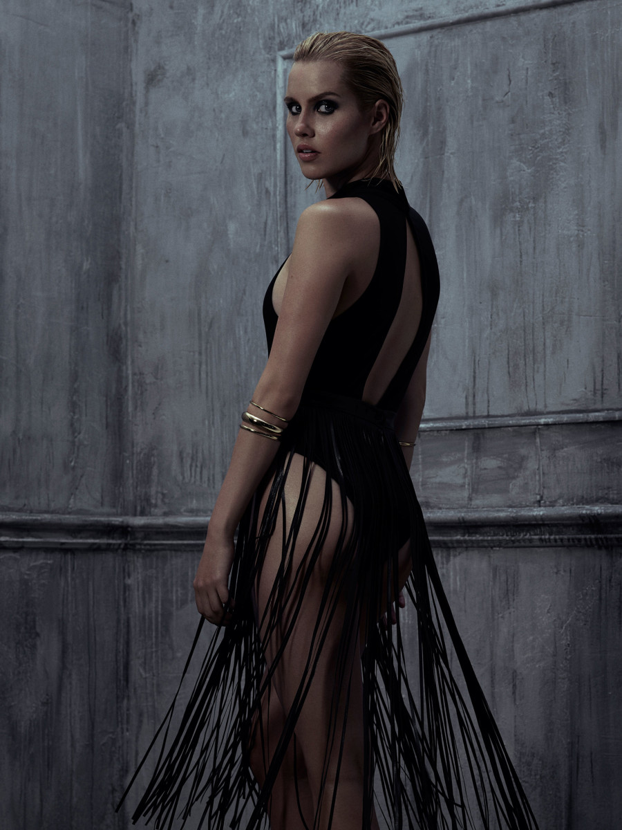 celeber_ru_claire_holt_schon_magazine_photoshoot_2015_09-gthumb-gwdata1200-ghdata1200-gfitdatamax.jpg