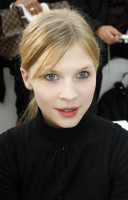 Clemence Poesy photo #