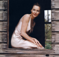 Connie Nielsen photo #