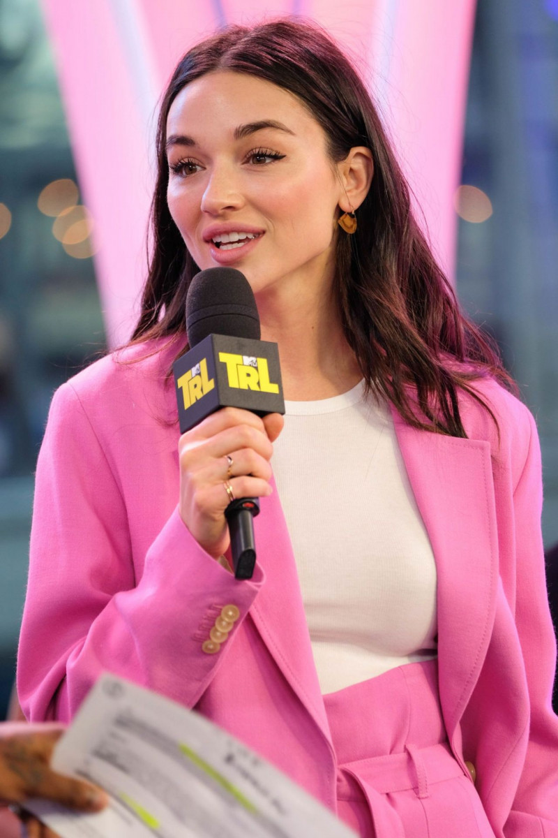 Crystal Reed: pic #979881