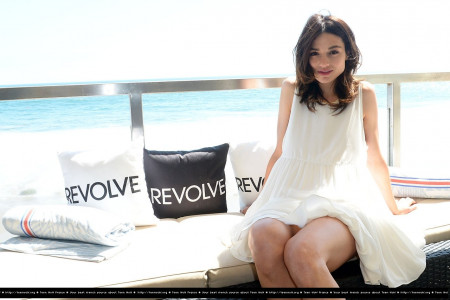 Crystal Reed pic #740199