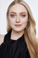 Dakota Fanning photo #