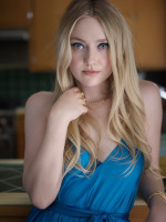 Dakota Fanning photo #