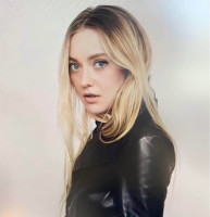 Dakota Fanning photo #