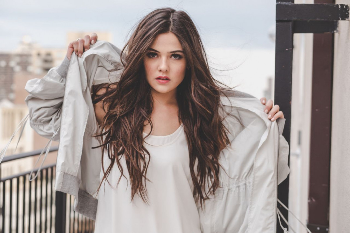 Danielle Campbell: pic #918704