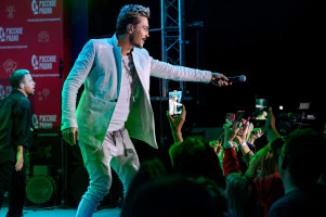 photo 3 in Dima Bilan gallery [id1293509] 2022-01-16