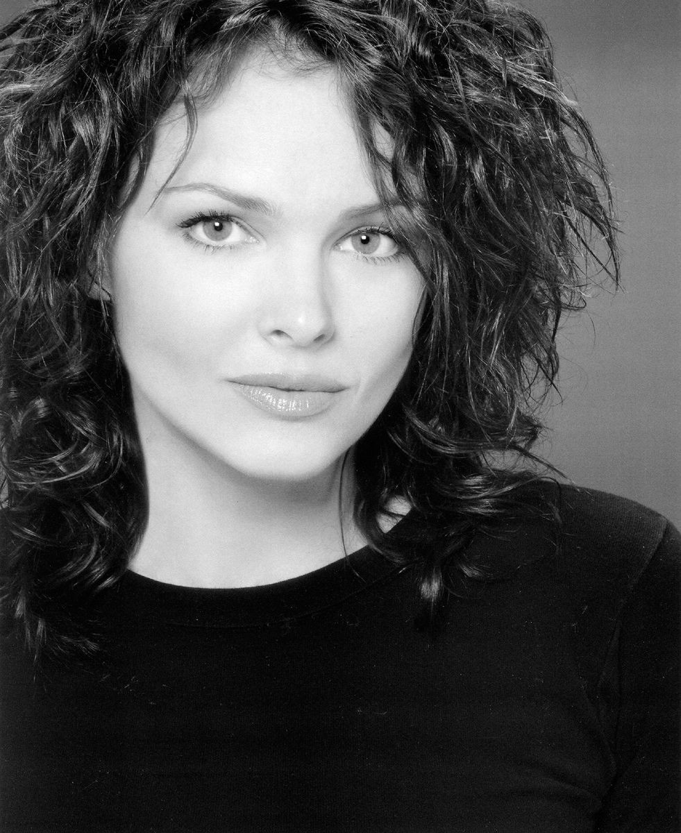 Dina Meyer: pic #279098